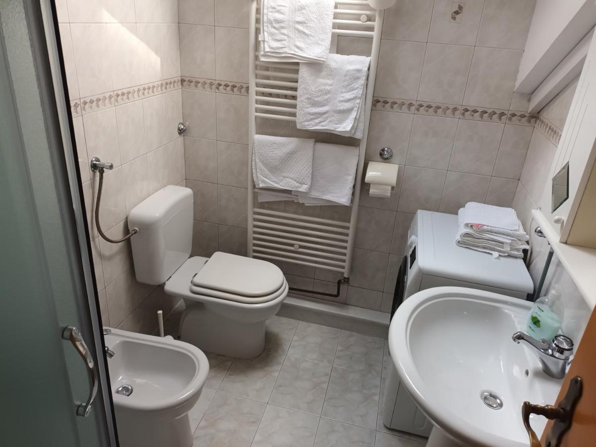 Apartmani Zokic Каштела Екстер'єр фото