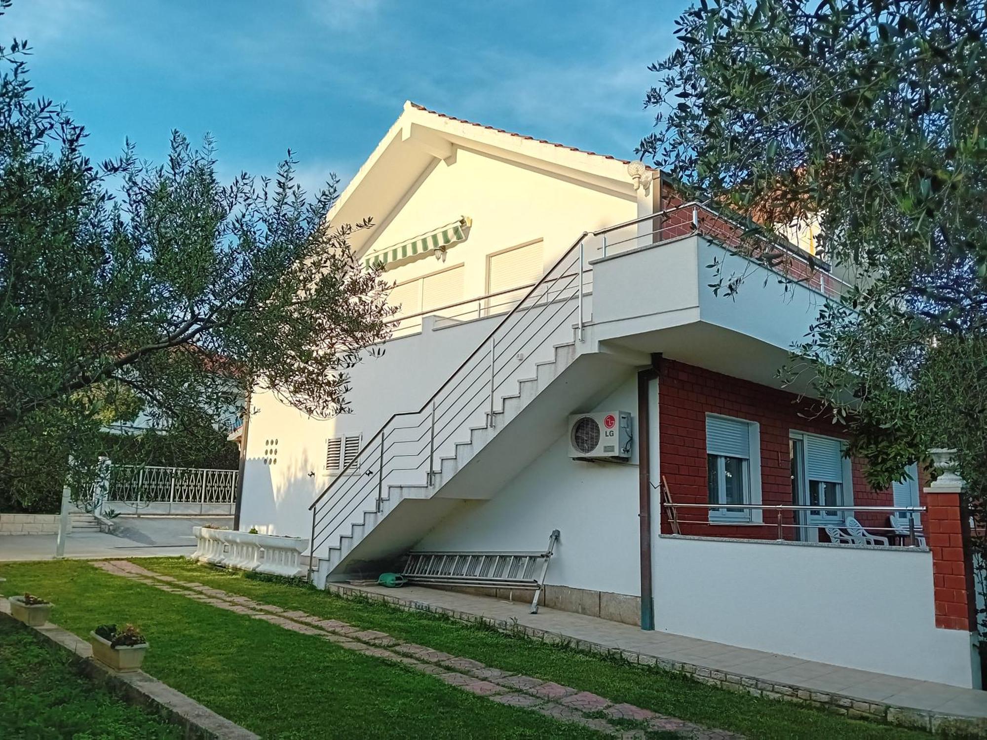 Apartmani Zokic Каштела Екстер'єр фото